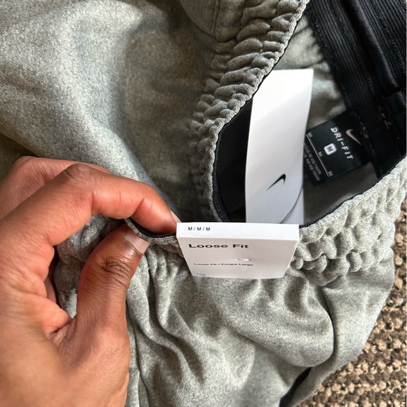 BRAND NEW NIKE SWEATPANTS - Picture 3 of 5